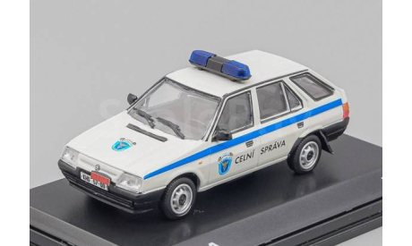 SKODA Forman Police Celni Sprava Station Wagon (1993), white / blue, масштабная модель, Abrex, scale43, Škoda