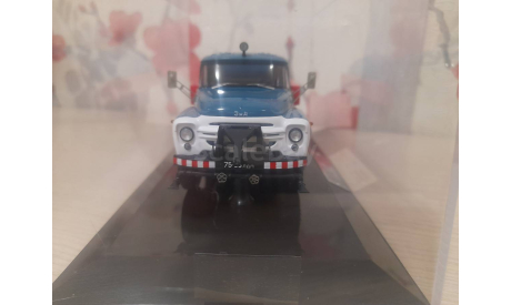 ЗИЛ ПМ 130 Ленинград 1976г., масштабная модель, Dip models, scale43