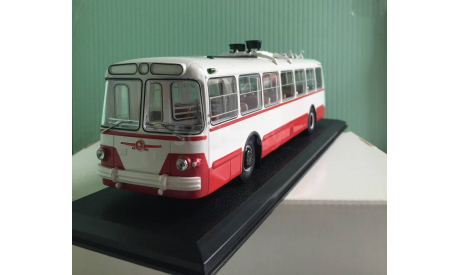 Троллейбус ЗиУ-5 1:43 Classicbus, масштабная модель, scale43