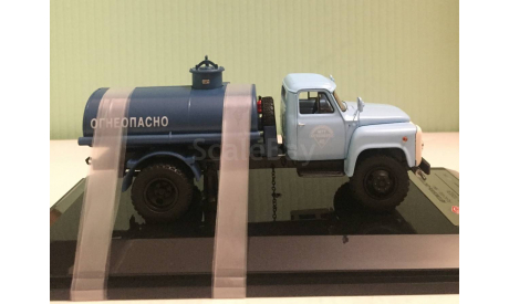 Автомобиль-цистерна АЦ-4,2-53А 1984 г. на шасси ЗИЛ-130 1:43 DIPmodels, масштабная модель, 1/43
