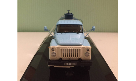 Автомобиль-цистерна АЦ-4,2-53А 1984 г. на шасси ЗИЛ-130 1:43 DIPmodels, масштабная модель, 1/43