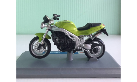 Triumph SPEED TRIPLE 1:18 Maisto, масштабная модель мотоцикла, 1/18