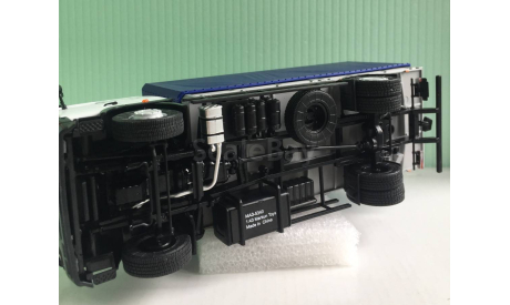 МАЗ-5340 бортовой с тентом 1:43 АвтоИстория (АИСТ), масштабная модель, 1/43