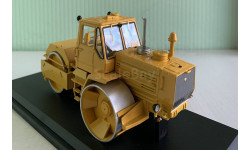 Каток СД-802 на базе Т-150 1:43 Start Scale Models