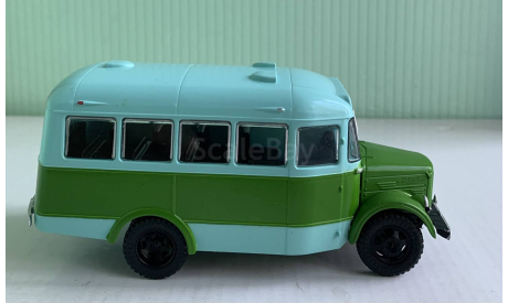 ПАЗ-651 с фигуркой «уставшего» водителя 1:43 Наши АВТОБУСЫ, масштабная модель, MODIMIO/Моделстрой, 1/43