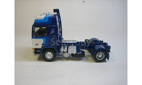 VOLVO F12 Globetrotter с фигуркой Michelin 1980 NEO45731, масштабная модель, Neo Scale Models, 1:43, 1/43