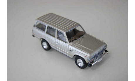 Toyota Land Cruiser 60, масштабная модель, Tomica, scale64