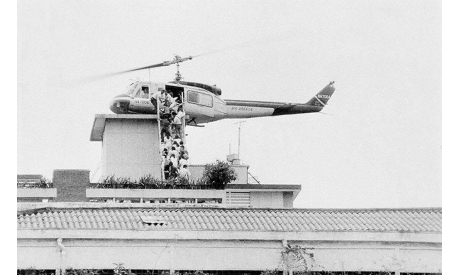 Bell AB-204B Air America Operation Frequent Wind, 1975,Hobby Master, масштабные модели авиации, scale72