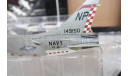 F-8E Crusader U.S.NAVY VF-211 Fighting Checkmates NP101 1967,Century Wings, масштабные модели авиации, scale72, Vought