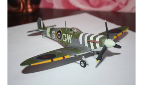 Spitfire Mk. Vb “Cdt. Duperier” RAF Biggin Hill, England 1942,Franklin Mint, масштабные модели авиации, scale48