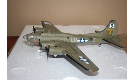 Boeing B17F Flying Fortress USAAF 100th BG, 42-6087 Royal Flush,Corgi, масштабные модели авиации, scale72