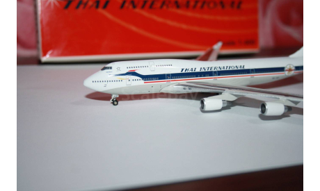 Boeing 747-400 Thai International HS-TGP ,Flightline 400, масштабные модели авиации, scale0