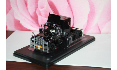 Mack R-Series Truck 1966(к/ф ’Конвой’ ), Ixo, масштабная модель, scale43