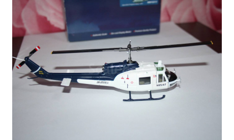 Bell AB-204B Air America Operation Frequent Wind, 1975,Hobby Master, масштабные модели авиации, scale72