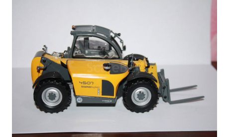 Kramer Teleskop 4507 ,Universal Hobbies, масштабная модель трактора, scale32
