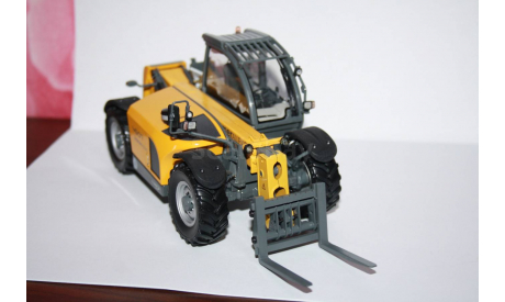 Kramer Teleskop 4507 ,Universal Hobbies, масштабная модель трактора, scale32