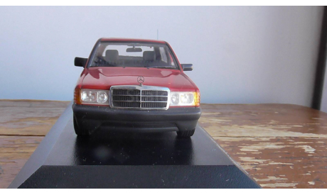 1:43 Mercedes-Benz 190  red Minichamps, масштабная модель, scale43