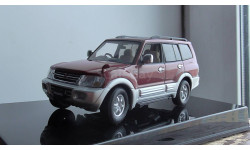 Mitsubishi Pajero  red  AutoArt  масштаб 1:43