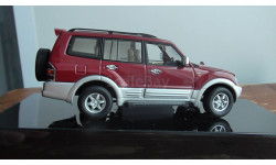 Mitsubishi Pajero  red  AutoArt  масштаб 1:43