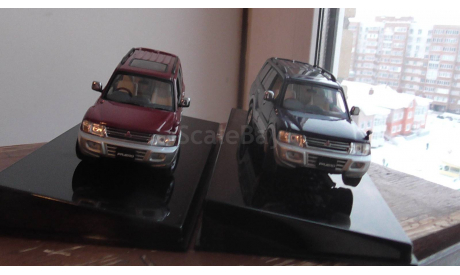 Mitsubishi Pajero  AutoArt  две модели разного цвета 1:43, масштабная модель, scale43