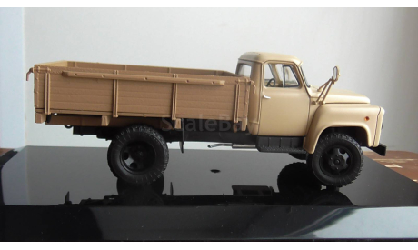 газ 52   бежевый  DIP Models, масштабная модель, scale43