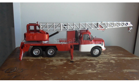 РАСПРОДАЖА Tatra T148 crane vehicle «Feuerwehr»	SCHUCO, масштабная модель, scale43