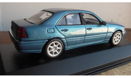 Mercedes-benz   C-  Class  Minichamps 1:43  blue, масштабная модель, 1/43