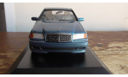Mercedes-benz   C-  Class  Minichamps 1:43  blue