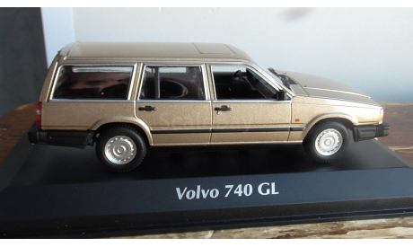 VOLVO 740 BREAK  1986  GOLD Maxichamps, масштабная модель, Minichamps, scale43