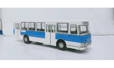 ЛиАЗ-677Э бело-голубой Экспортный, масштабная модель, Classicbus, scale43