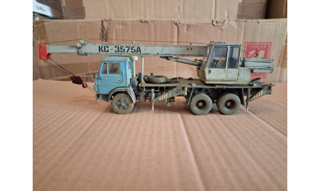 КаМАЗ-53213 автокран КС-3575А голубой/серый со следами эксплуатации, масштабная модель, 1:43, 1/43, Автоистория (АИСТ)