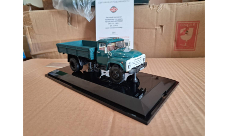 ЗИЛ-130 бортовой - 1982 г., масштабная модель, scale43, DiP Models