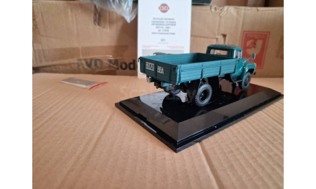 ЗИЛ-130 бортовой - 1982 г., масштабная модель, scale43, DiP Models