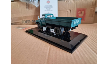 ЗИЛ-130 бортовой - 1982 г., масштабная модель, scale43, DiP Models