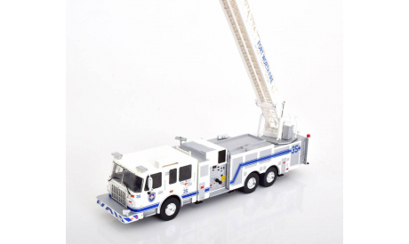 Smeal 105 Aerial Ladder Fort Worth Fire 2015 white blue, масштабная модель, Altaya, scale43