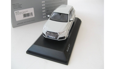 Audi Q7 glacier white2015 г., масштабная модель, scale43, Spark