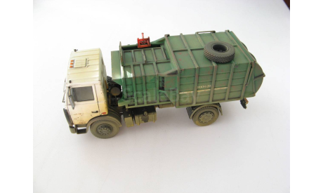 МАЗ-5337 мусоровоз МКМ-35 серый/зеленый со следами эксплуатации, масштабная модель, 1:43, 1/43, Автоистория (АИСТ)
