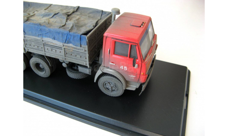 КаМАЗ-5320 бортовой красный/синий с картошкой со следами эксплуатации, масштабная модель, Автоистория (АИСТ), scale43