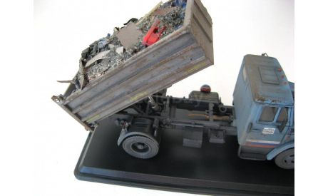 ЗИЛ-4331 самосвал с мусором со следами эксплуатации, масштабная модель, 1:43, 1/43, Автоистория (АИСТ)
