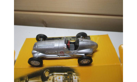 MERCEDES BENZ  W125  1937  Silberpfeil  NEW RAY, масштабная модель, scale0