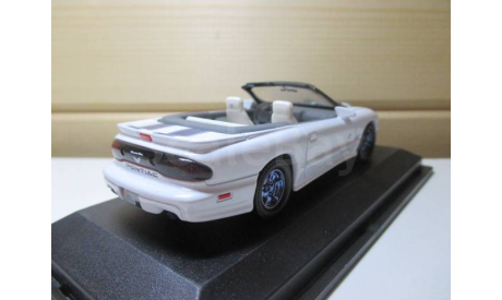 PONTIAC FIREBIRD  Trans Am  1999  YAT MING   Road Signature, масштабная модель, scale0