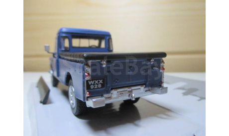 LAND ROVER 109  pickup  CARARAMA, масштабная модель, scale0