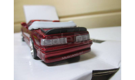 FORD MUSTANG GT CONVERTIBLE  1989  NEW RAY красный, масштабная модель, scale0