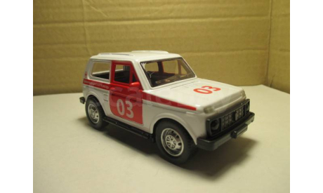 ВАЗ 21213 СКОРАЯ МЕДИЦИНСКАЯ ПОМОЩЬ, масштабная модель, scale0