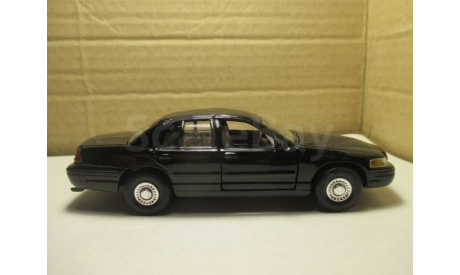 FORD CROWN VICTORIA 1999  WELLY, масштабная модель, scale0
