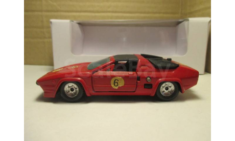 LAMBORGHINI  SILHOUETTE  KING STAR  1/43  двери открываются с кнопки, масштабная модель, scale0
