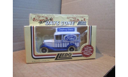 FORD A 1934 Godfrey Davis  SERVICE FORD  LLEDO  DAYS GONE  made in ENGLAND