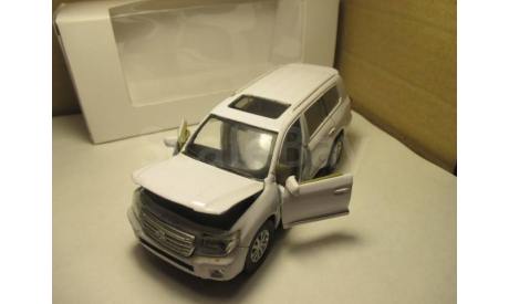 TOYOTA LAND CRUISER 200  Top Mark, масштабная модель, scale0