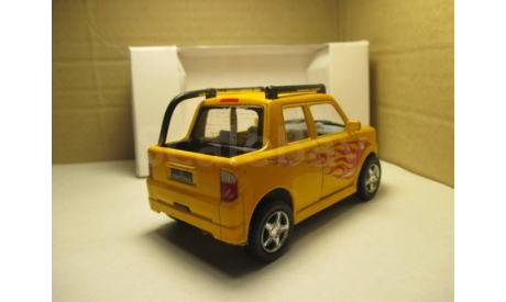 TOYOTA bB   OPEN DECK  Kins Fun РЕДКАЯ, масштабная модель, scale0