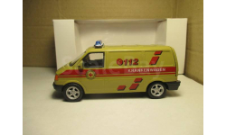 Volkswagen T4 KRANKENWAGEN  Cararama  Hongwell